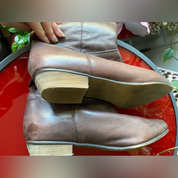 Creation soft leather knee-high pull-on stretch boots w/heel - Picture 8 of 10